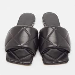 مملوكة مسبقًا Bottega Veneta Black Leather Lido Flat Slides Size 38