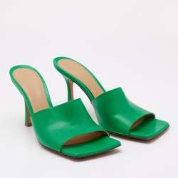 مملوكة مسبقًا Bottega Veneta Green Leather Stretch Square Toe Slide Sandals Size 39