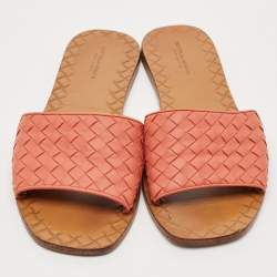 Pre Owned Bottega Veneta Coral Pink Intrecciato Leather Ravello Flat Slides Size 39