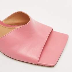 مملوكة مسبقًا صندل سلايد بوتيغا فينيتا مقدمة مربعة جلد زهري مقاس 40