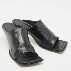 مملوكة مسبقًا صندل بوتيغا فينيتا ستريتش جلد أسود مقاس 39