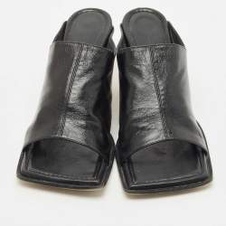 مملوكة مسبقًا صندل بوتيغا فينيتا ستريتش جلد أسود مقاس 39