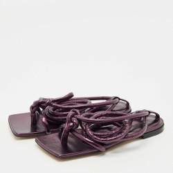 مملوكة مسبقًا حذاء فلات بوتيغا فينيتا جلد بنفسجي ميتالك بعقدة وسوار كاحل مقاس 39