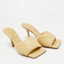 Pre Owned Bottega Veneta Beige Quilted Leather Lido Slide Sandals Size 39.5