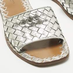 Pre Owned Bottega Veneta Silver Intrecciato Leather Flat Slides Size 36.5