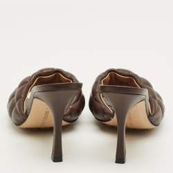 مملوكة مسبقًا صندل سلايد مبطن بوتيغا فينيتا جلد مبطن بني داكن ليدو مقاس 38