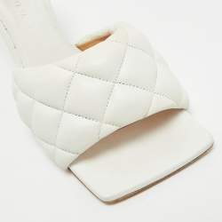 مملوكة مسبقًا Bottega Veneta Lido Size 38 White Leather Slide Sandals