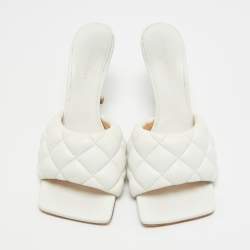 مملوكة مسبقًا Bottega Veneta Lido Size 38 White Leather Slide Sandals