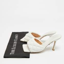مملوكة مسبقًا Bottega Veneta Lido Size 38 White Leather Slide Sandals