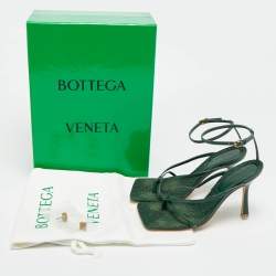 مملوكة مسبقًا Bottega Veneta Stretch Size 37 Green Leather Ankle Strap Sandals