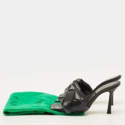 مملوكة مسبقًا صندل بوتيغا فينيتا جلد مضفر أسود ليدو قياس 37