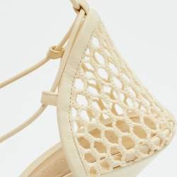 مملوكة مسبقًا Bottega Veneta Strech Size 40 Cream Knit Fabric and Leather Wrap Around Pumps