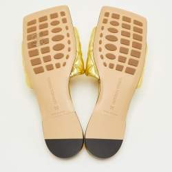 Pre Owned صندل سلايد فلات بوتيغا فينيتا جلد ميتاليك ذهبي كويتد مقاس 38