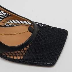 مملوكة مسبقًا Bottega Veneta Stretch Size 37 Black Leather and Mesh Ankle Strap Pumps