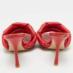 مملوكة مسبقًا Bottega Veneta Lido Size 37 Red Intrecciato Leather Slide Sandals