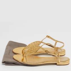 مملوكة مسبقًا Bottega Veneta Size 40 Metallic Gold Leather Ankle Strap Flat Sandals