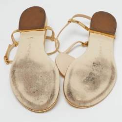 مملوكة مسبقًا Bottega Veneta Size 40 Metallic Gold Leather Ankle Strap Flat Sandals