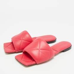 Pre Owned Bottega Veneta Lido Size 39 Fuchsia Pink Quilted Leather  Flat Slides