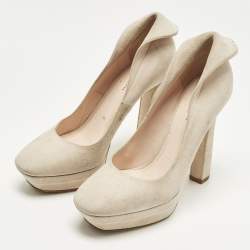 مملوكة مسبقًا Bottega Veneta Size 38 Cream Suede Platform Pumps
