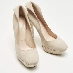 مملوكة مسبقًا Bottega Veneta Size 38 Cream Suede Platform Pumps