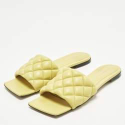 مملوكة مسبقًا Bottega Veneta Lido Size 39.5 Yellow Quilted Leather Flat Slides