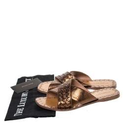 مملوكة مسبقًا صندل فلات بوتيغا فينيتا بسيور متعاكسة جلد أنترشياتو برونزي ميتاليك مقاس 37