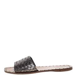 Pre Owned Bottega Veneta Metallic Dark Grey Intrecciato Leather Flat Slides Size 39.5