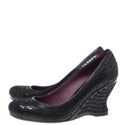 Pre Owned Bottega Veneta Black Stitch Detail Patent Leather Curved Wedge Pumps Size 39