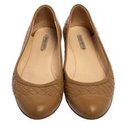 Pre Owned حذاء باليرينا فلات بوتيغا فينيتا جلد أنترشياتو بني مقاس 37