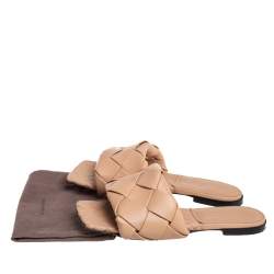 مملوكة مسبقًا Bottega Veneta Beige Leather BV Lido Flat Sandals Size 40