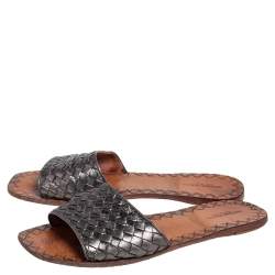Pre Owned Bottega Veneta Metallic Green Intrecciato Leather Slide Flats Size 41