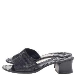مملوكة مسبقًا Bottega Veneta Black Intrecciato Leather Ravello Slide Sandals Size 36.5