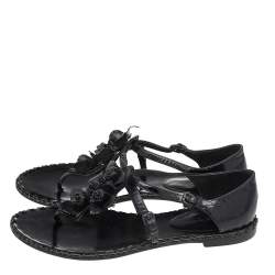 Pre Owned Bottega Veneta Black Patent Leather Flower Cutout Flat Sandals Size 38.5