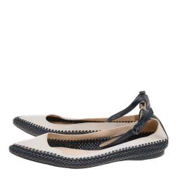 مملوكة مسبقًا Bottega Veneta Off White/Black Leather Ankle Strap Ballet Flats Size 37.5