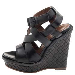 مملوكة مسبقًا Bottega Veneta Black Leather Strappy Intrecciato Platform Wedge Sandals Size 36