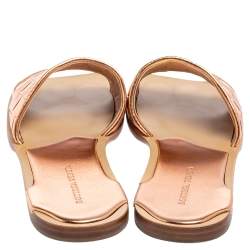 مملوكة مسبقًا Bottega Veneta Rose Gold Intrecciato Leather Flat Slides Size 40
