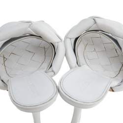مملوكة مسبقًا Bottega Veneta White Intrecciato Leather Lido Sandals Size 36.5