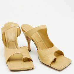 Pre Owned Bottega Veneta Laguna Yellow Leather Square Toe Mule Sandals Size 39