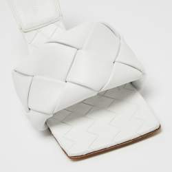 مملوكة مسبقًا Bottega Veneta White Intrecciato Leather Lido Slide Sandals Size 38.5