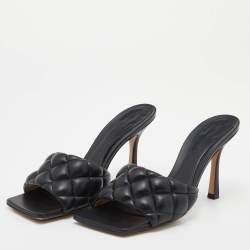مملوكة مسبقًا Bottega Veneta Black Quilted Leather Lido Slide Sandals Size 38