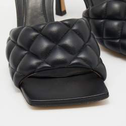 مملوكة مسبقًا Bottega Veneta Black Quilted Leather Lido Slide Sandals Size 38