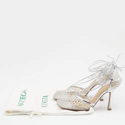 Pre Owned صندل بوتيغا فينيتا جلد وشبك مرن فضي بحزام للكاحل مقاس 37