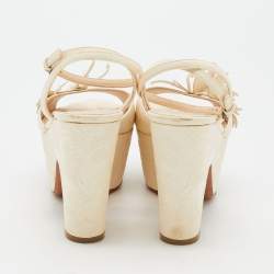 مملوكة مسبقًا Bottega Veneta Off-White Leather Butterfly Embossed Ankle Strap Platform Wedge Sandals Size 39