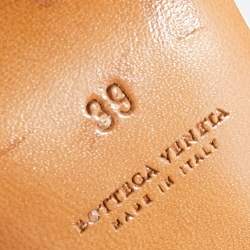 مملوكة مسبقًا Bottega Veneta Off-White Leather Butterfly Embossed Ankle Strap Platform Wedge Sandals Size 39