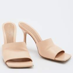 مملوكة مسبقًا Bottega Veneta Light Peach Leather Stretch Square Toe Slide Sandals Size 38