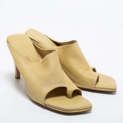 Pre Owned Bottega Veneta Light Yellow Leather Toe Ring Sandals Size 39