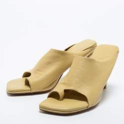 Pre Owned Bottega Veneta Light Yellow Leather Toe Ring Sandals Size 39