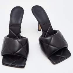 مملوكة مسبقًا Bottega Veneta Black Leather Lido Slide Sandals Size 39.5