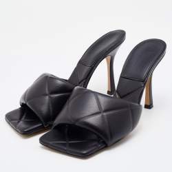 مملوكة مسبقًا Bottega Veneta Black Leather Lido Slide Sandals Size 39.5