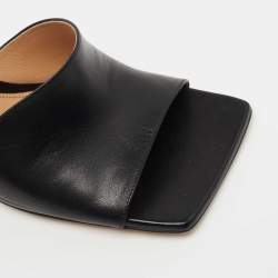 Pre Owned Bottega Veneta Black Leather Square Toe Slide Sandals Size 38.5